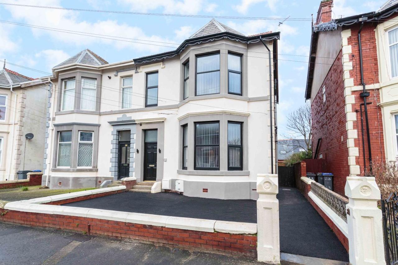 Cherry Property - Berry Apartments Blackpool Eksteriør billede